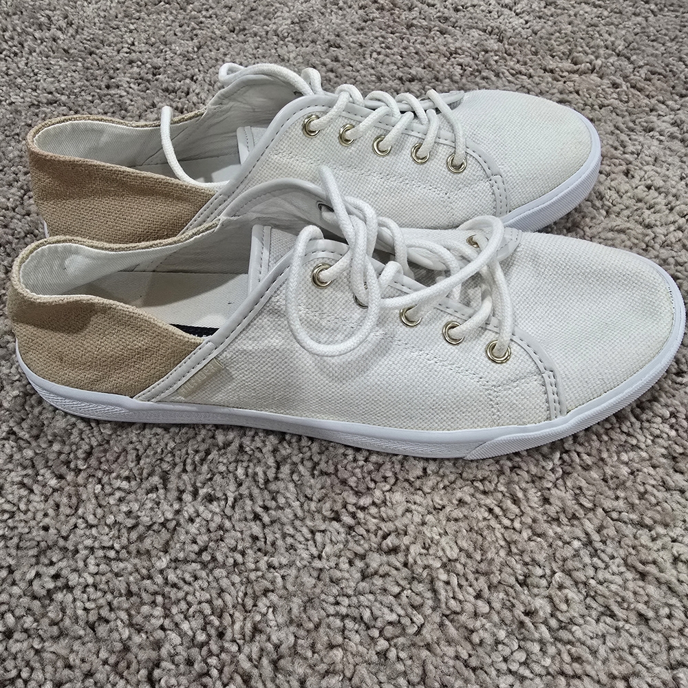 Tommy Hilfiger White and Tan Sneakers with Streamlined Design
